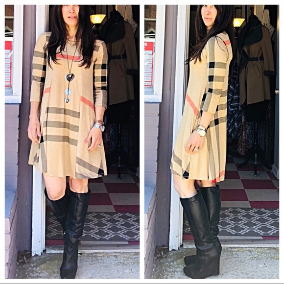 ✨LAST ONE PRICE DROP✨Designer Print dress - Picture 2 of 7